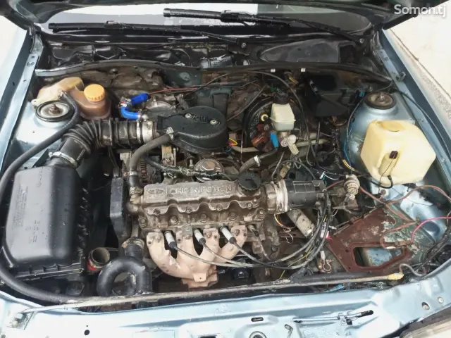Opel Vectra A 1990 · 1.6 MT