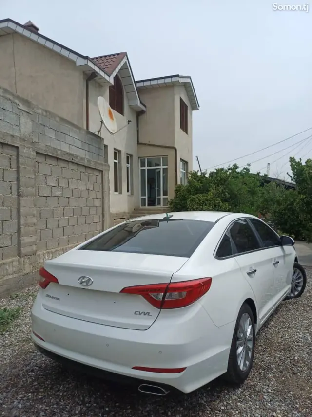 Hyundai Sonata 2015 · 2.0 AT