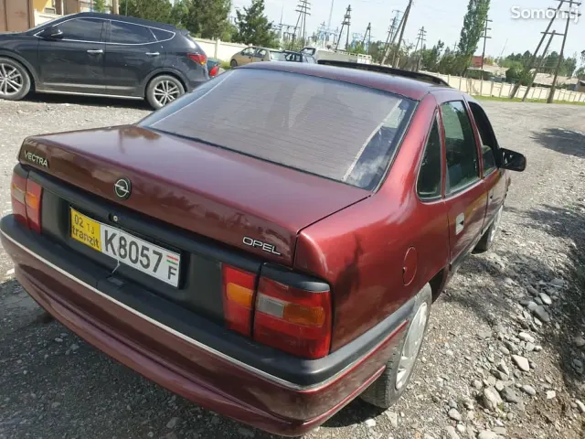 Opel Vectra A 1994 · 1.8 MT