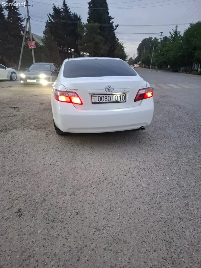 Toyota Camry 2007 · 2.4 AT