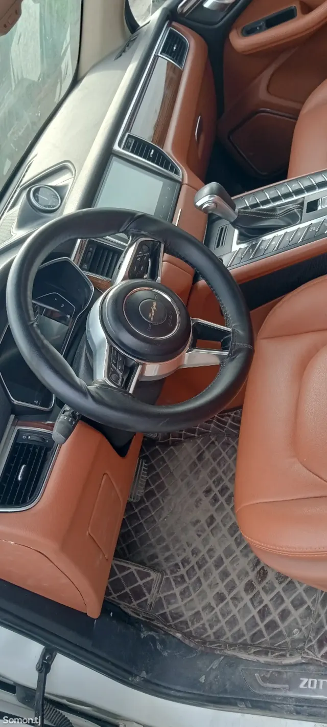 Porsche Cayenne 2017 · 2.0 AT