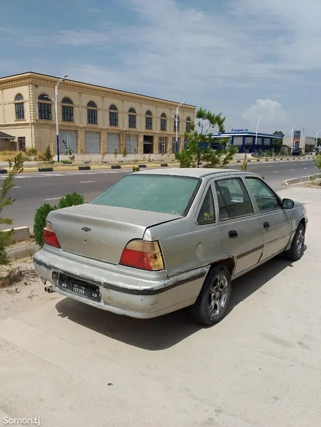 Daewoo Nexia 1994 · 1.6 MT