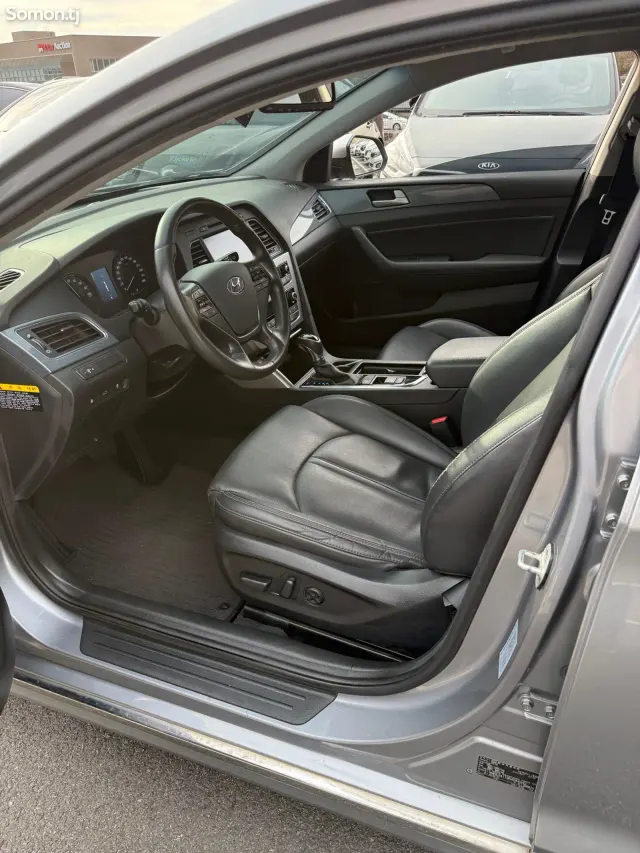 Hyundai Sonata 2016 · 2.0 AT