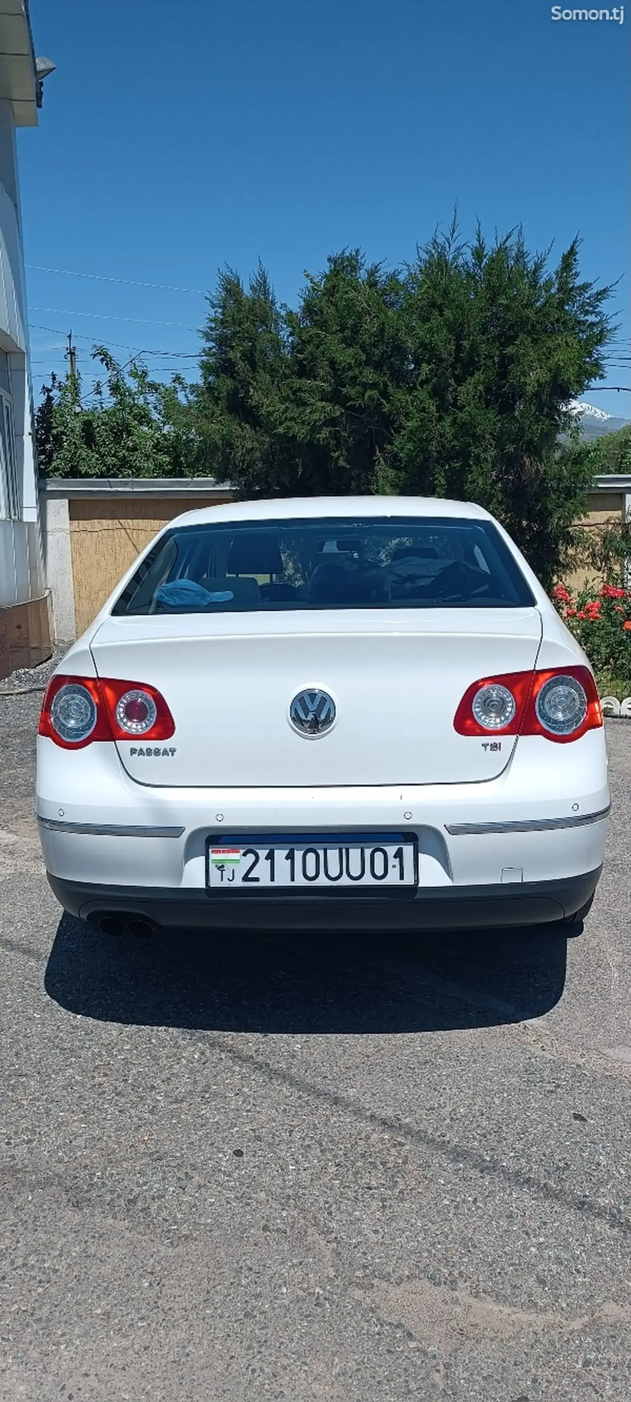 Volkswagen Passat 2010 · 2.0 AT
