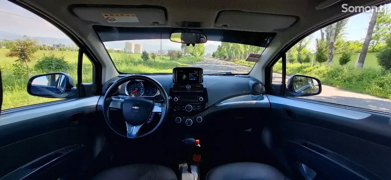 Chevrolet Spark 2014 · 1.1 AT