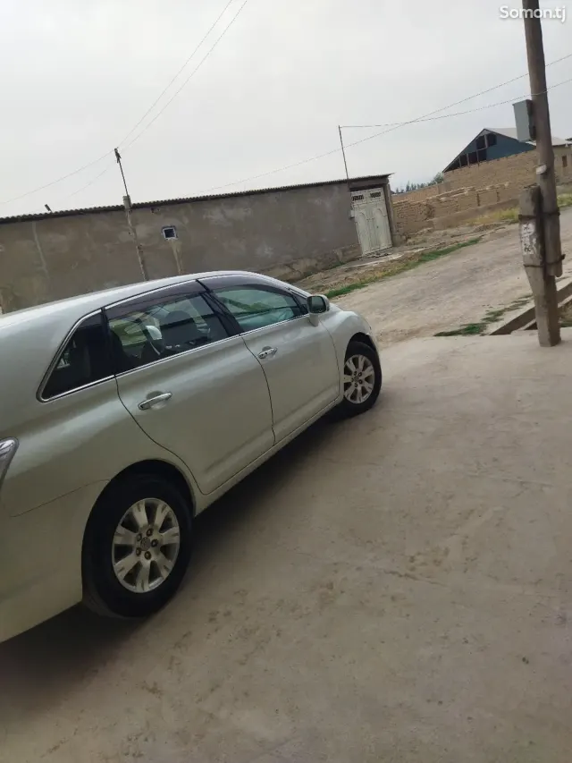Toyota Mark X ZiO 2010 · 2.4 AT