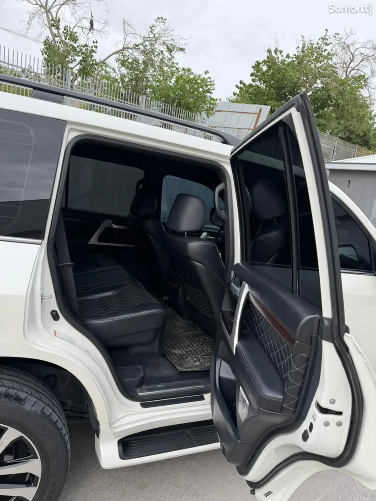 Toyota Land Cruiser 2018 · 4.5 AT