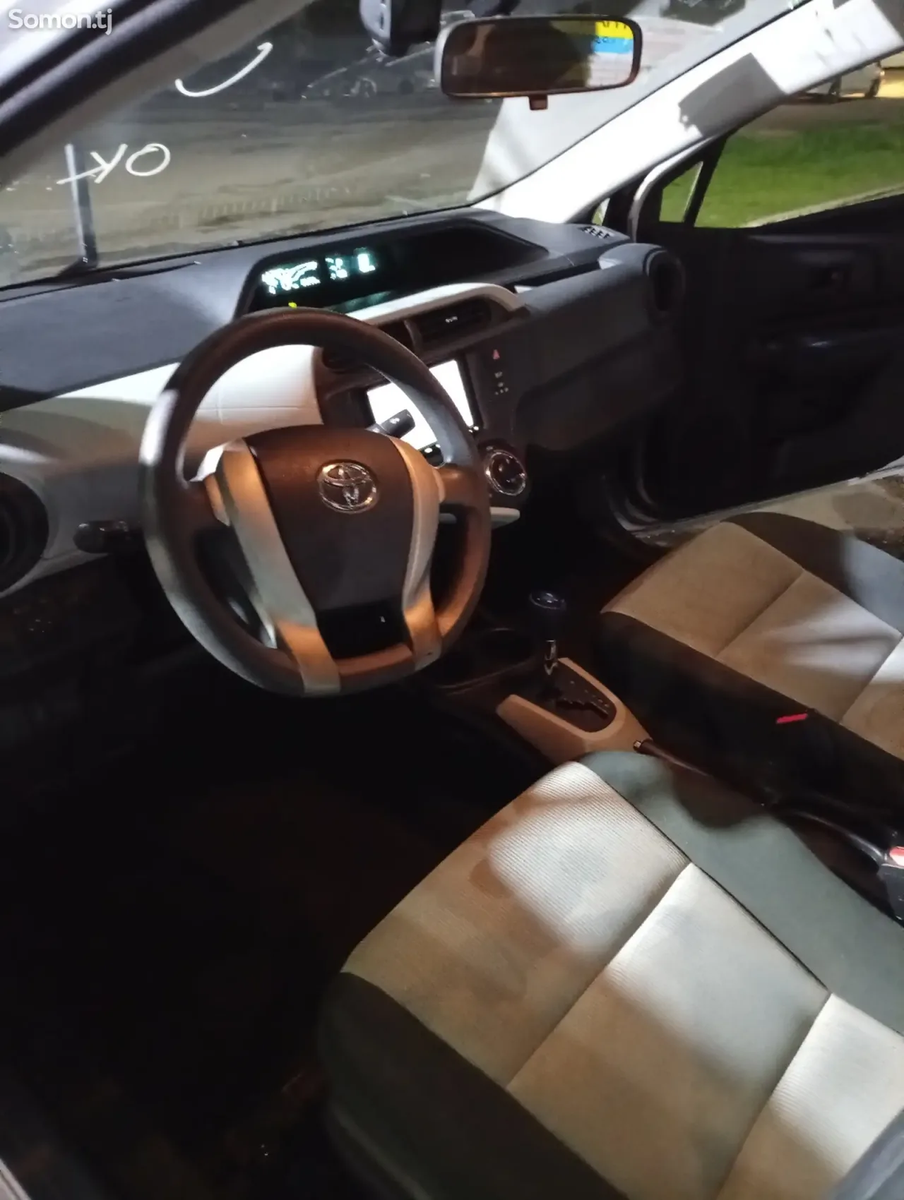 Toyota Aqua 2014 · 1.5 AT