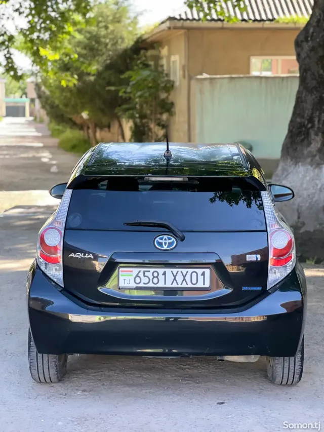 Toyota Aqua 2014 · 1.5 AT