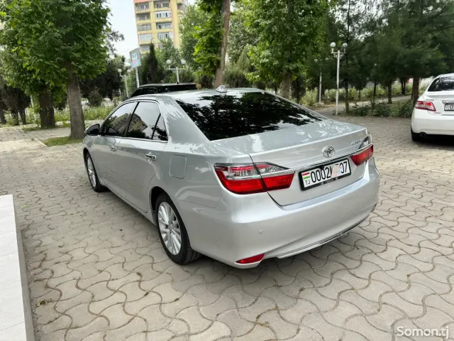 Toyota Camry 2015 · 2.5 AT