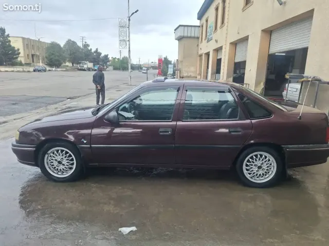 Opel Vectra A 1995 · 1.6 MT