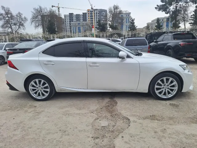Lexus IS series 2014 · 2.5 AT