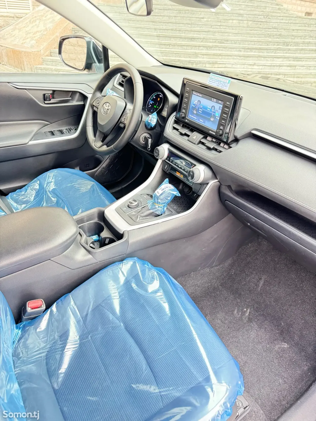Toyota RAV 4 2021 · 2.5 AT