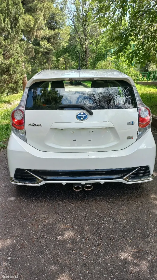 Toyota Aqua 2014 · 1.5 AT