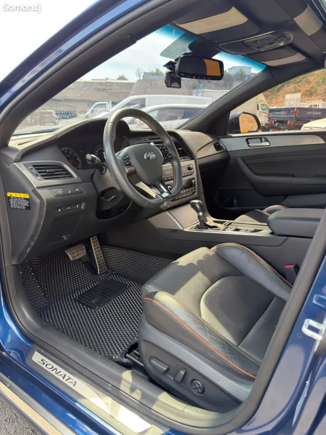 Hyundai Sonata 2015 · 2.0 AT