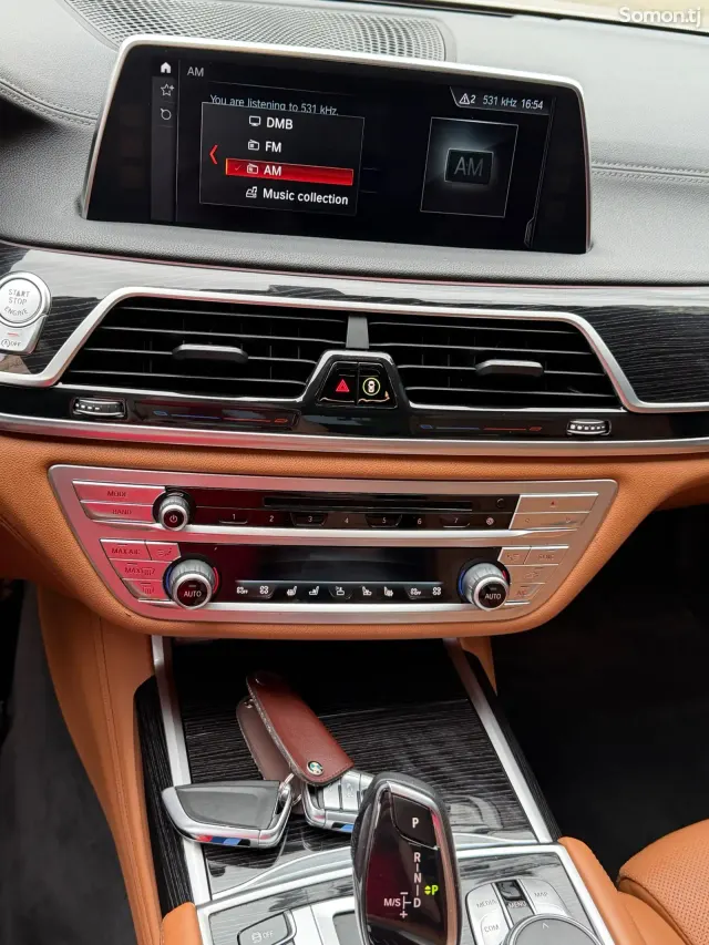 BMW 7 series 2017 · 4.0 AT