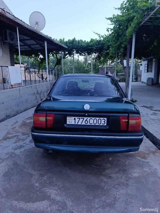 Opel Vectra B 1995 · 0.6 MT