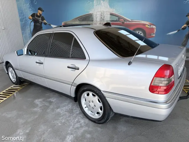 Mercedes-Benz C class 1995 · 1.8 MT