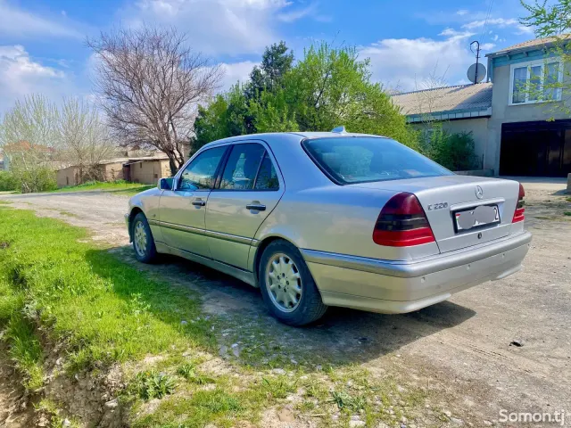 Mercedes-Benz C class 1998 · 2.2 MT