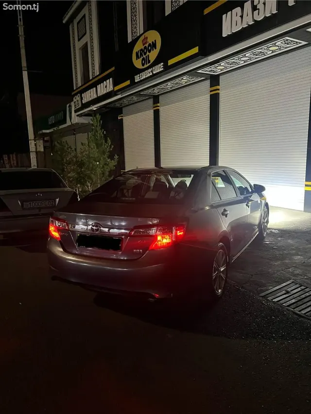 Toyota Camry 2013 · 2.5 AT