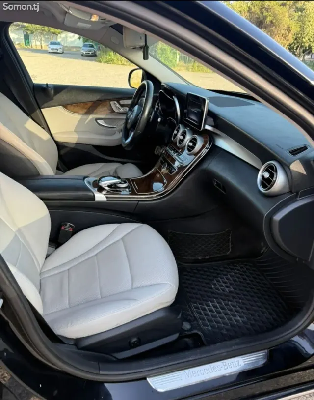 Mercedes-Benz C class 2016 · 2.0 AT