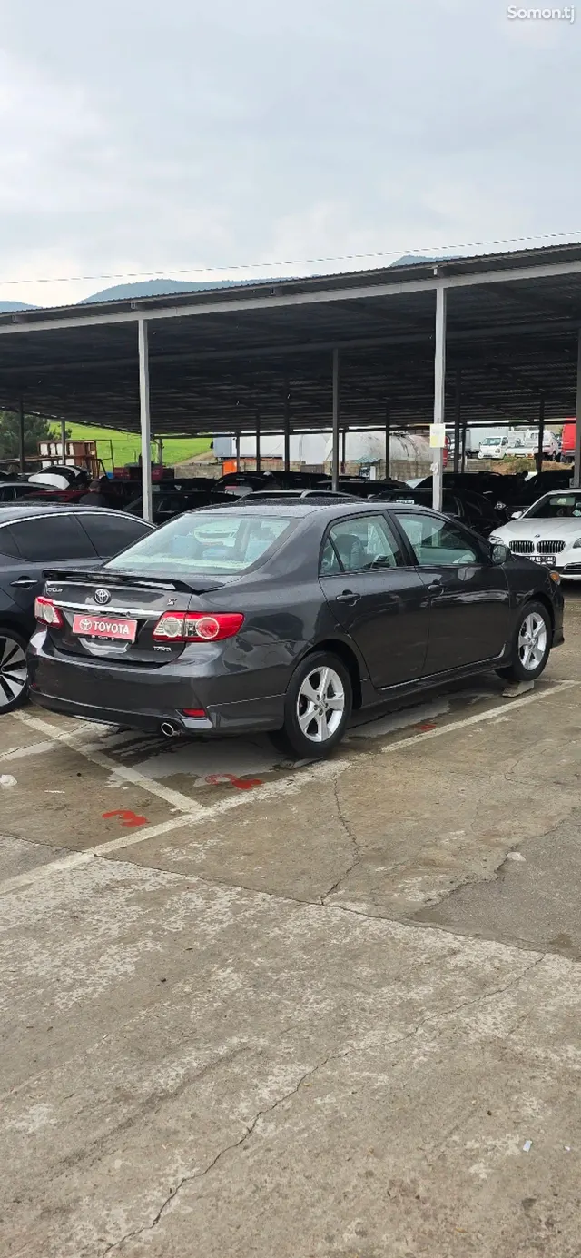 Toyota Corolla 2013 · 1.8 AT