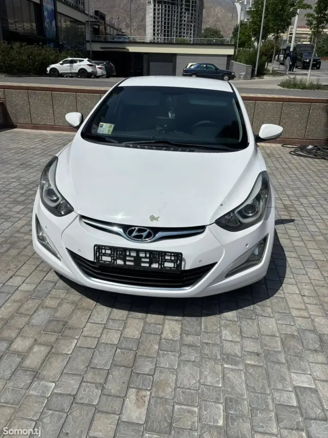 Hyundai Avante 2014 · AT