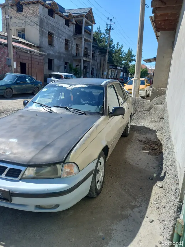 Daewoo Nexia 1995 · 1.6 MT