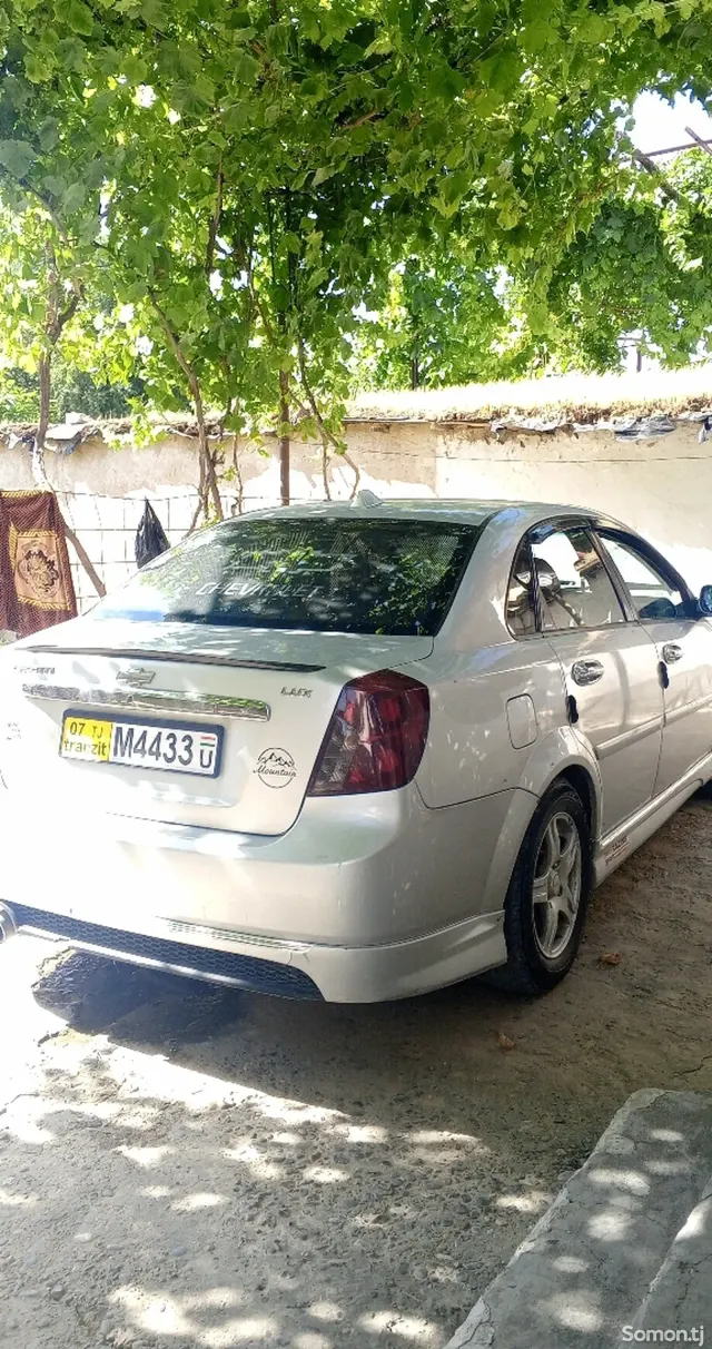 Chevrolet Lacetti 2006 · 1.6 MT