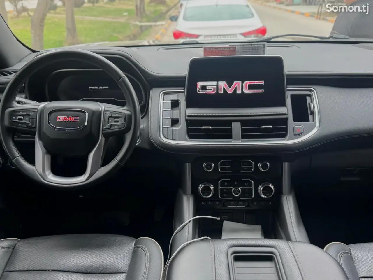 GMC Yukon 2022 · 6.2 AT
