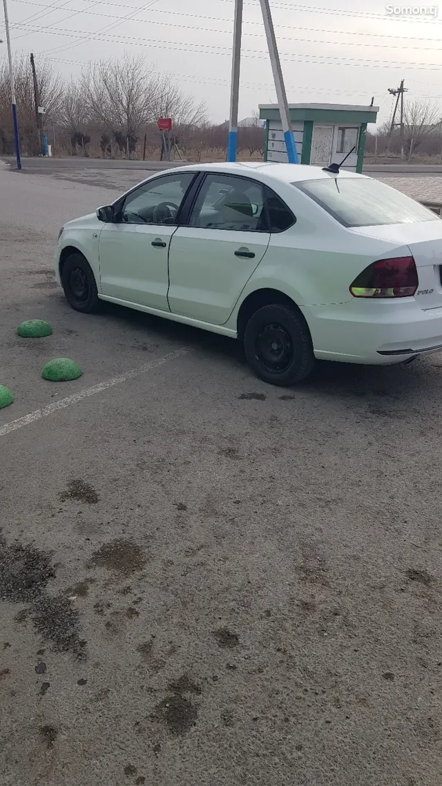 Volkswagen Polo 2019 · 1.6 MT