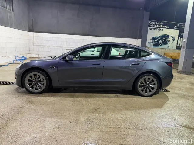 Tesla Model 3 2023 · AT