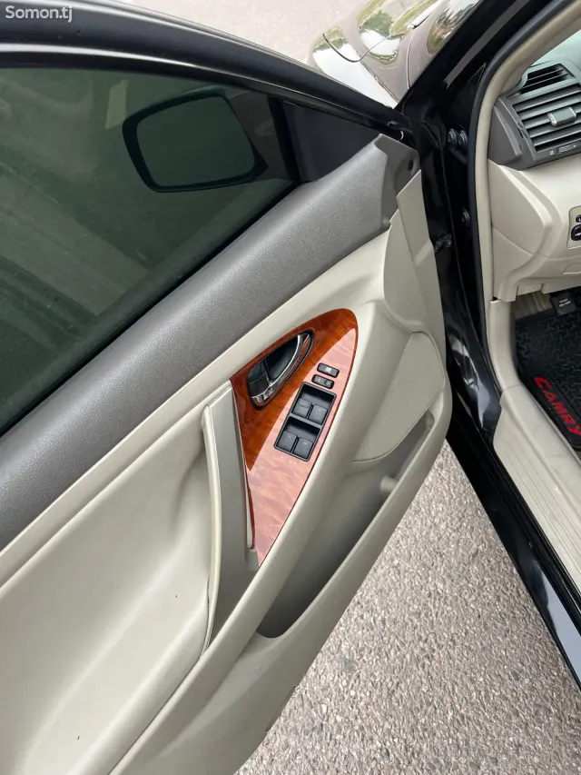 Toyota Camry 2011 · 2.5 AT