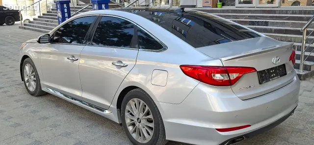 Hyundai Sonata 2015 · 2.4 AT