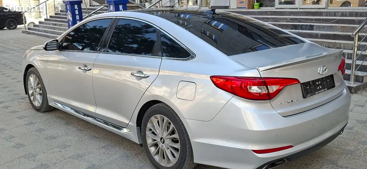 Hyundai Sonata 2015 · 2.4 AT