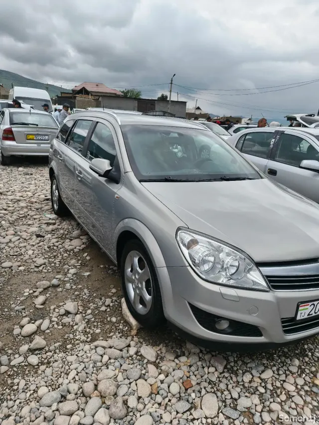 Opel Astra H 2007 · 1.6 MT
