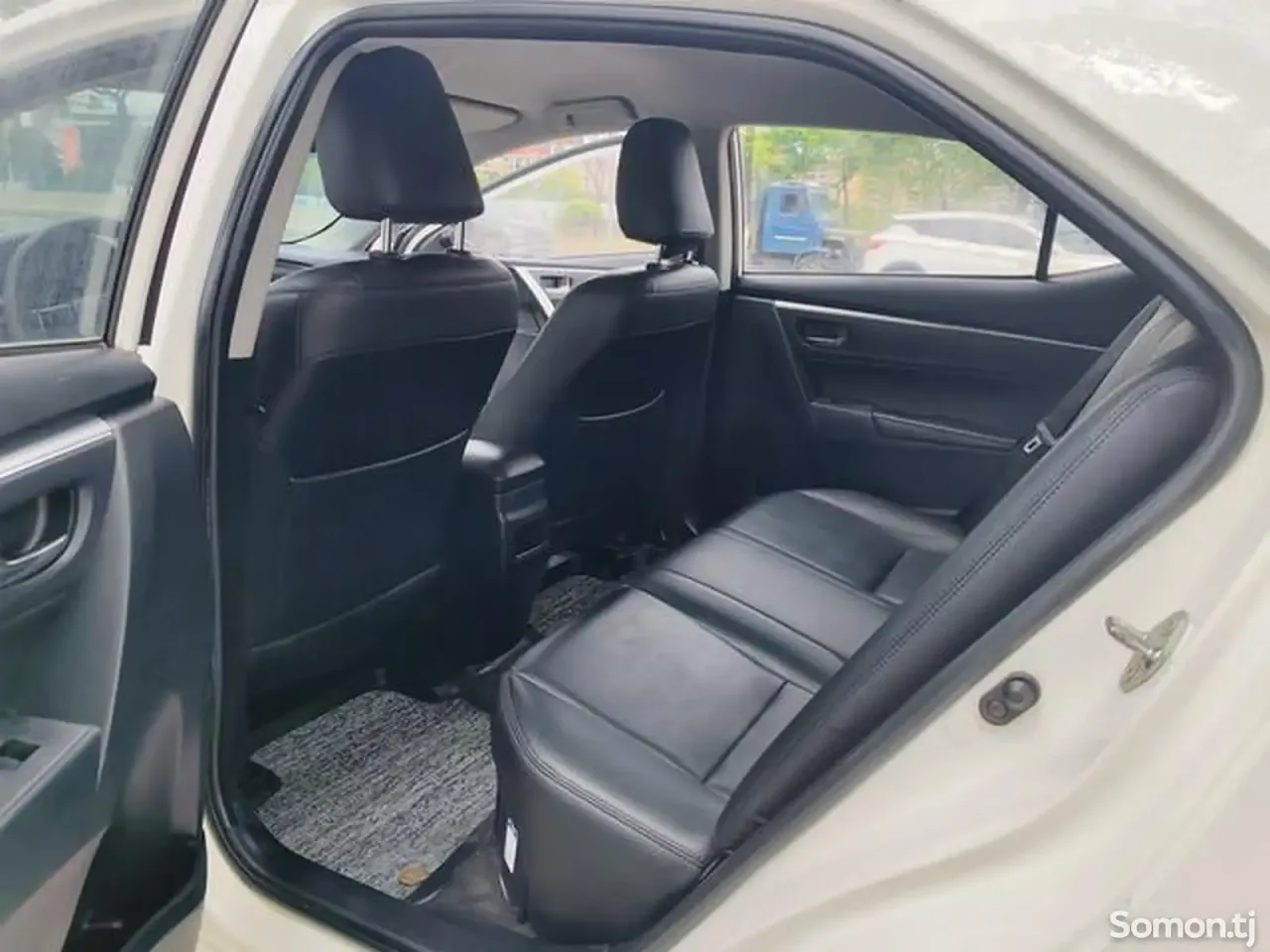 Toyota Corolla 2017 · 1.8 AT