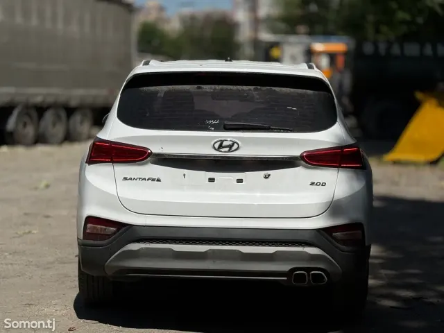 Hyundai Santa Fe 2018 · 2.0 AT