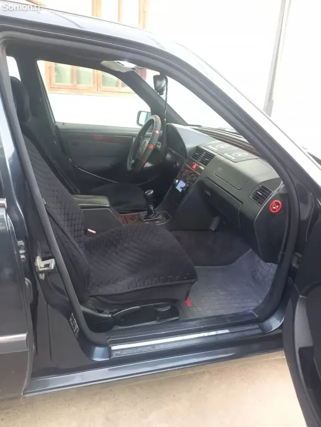 Mercedes-Benz C class 1997 · 2.0 MT