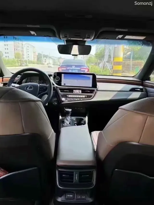 Lexus ES series 2025 · 2.5 AT