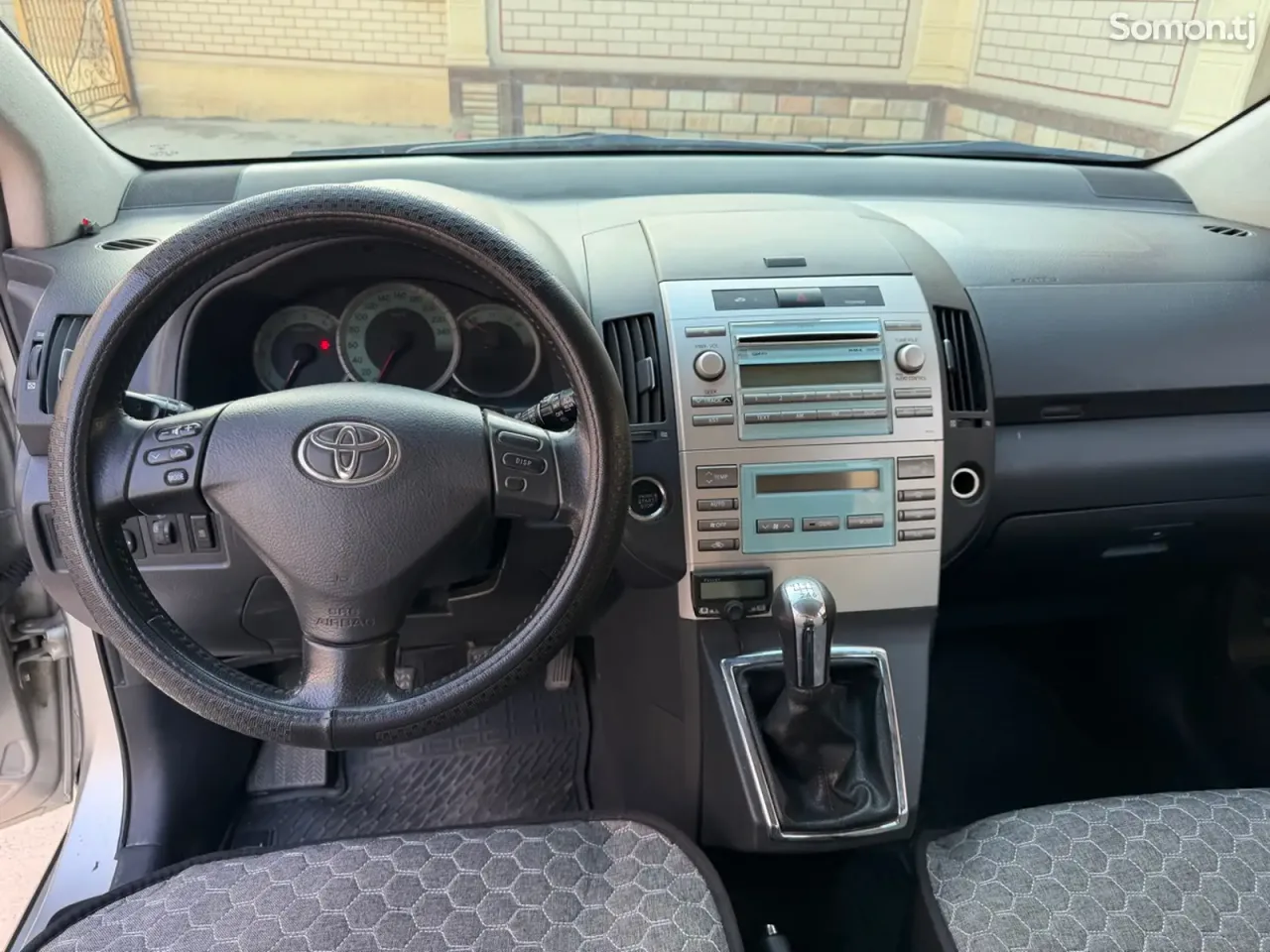Toyota Corolla Verso 2008 · 2.2 MT