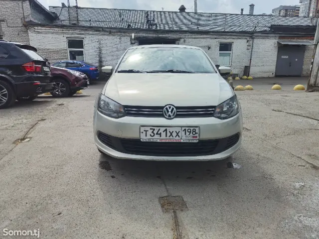Volkswagen Polo 2012 · 1.6 AT