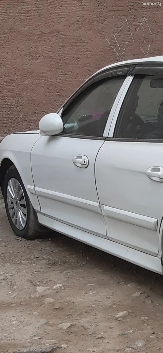 Hyundai Sonata 2003 · 2.0 MT