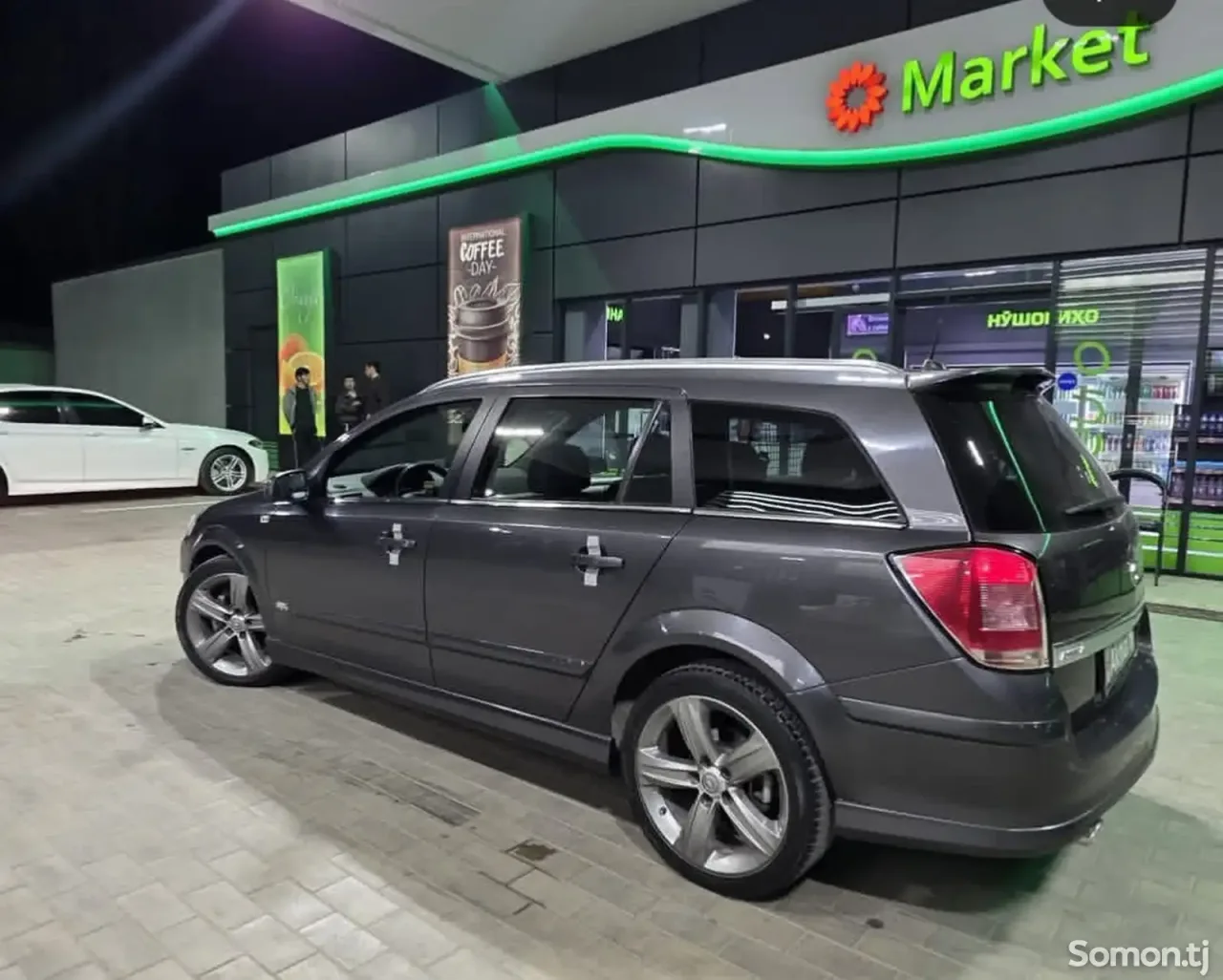 Opel Astra H 2009 · 1.6 MT