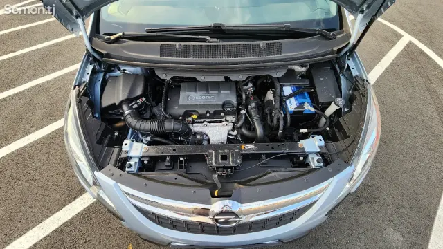 Opel Zafira 2015 · 1.4 MT