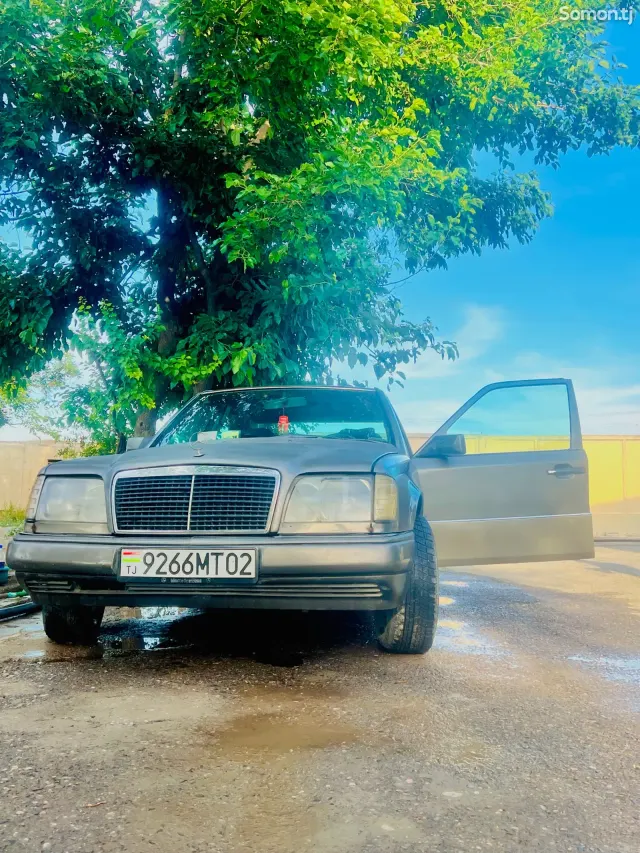 Mercedes-Benz W124 1994 · 2.2 MT