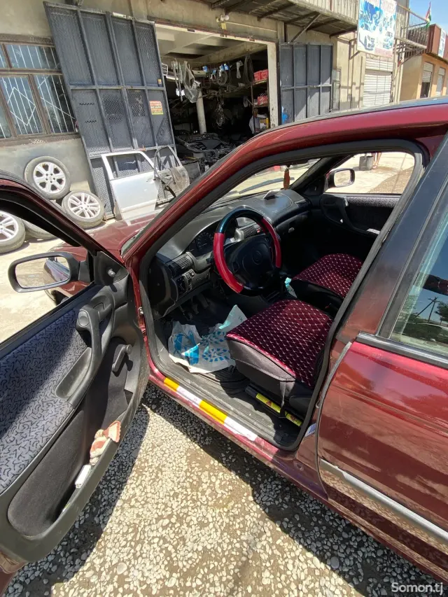 Opel Astra F 1997 · 1.6 MT