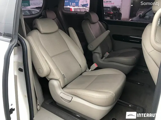 Kia Carnival 2019 · 2.2 AT