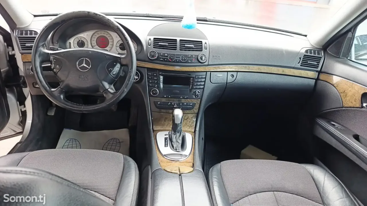 Mercedes-Benz E class 2005 · 2.4 AT