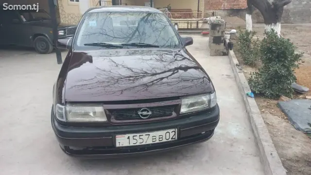 Opel Vectra A 1993 · 1.6 MT